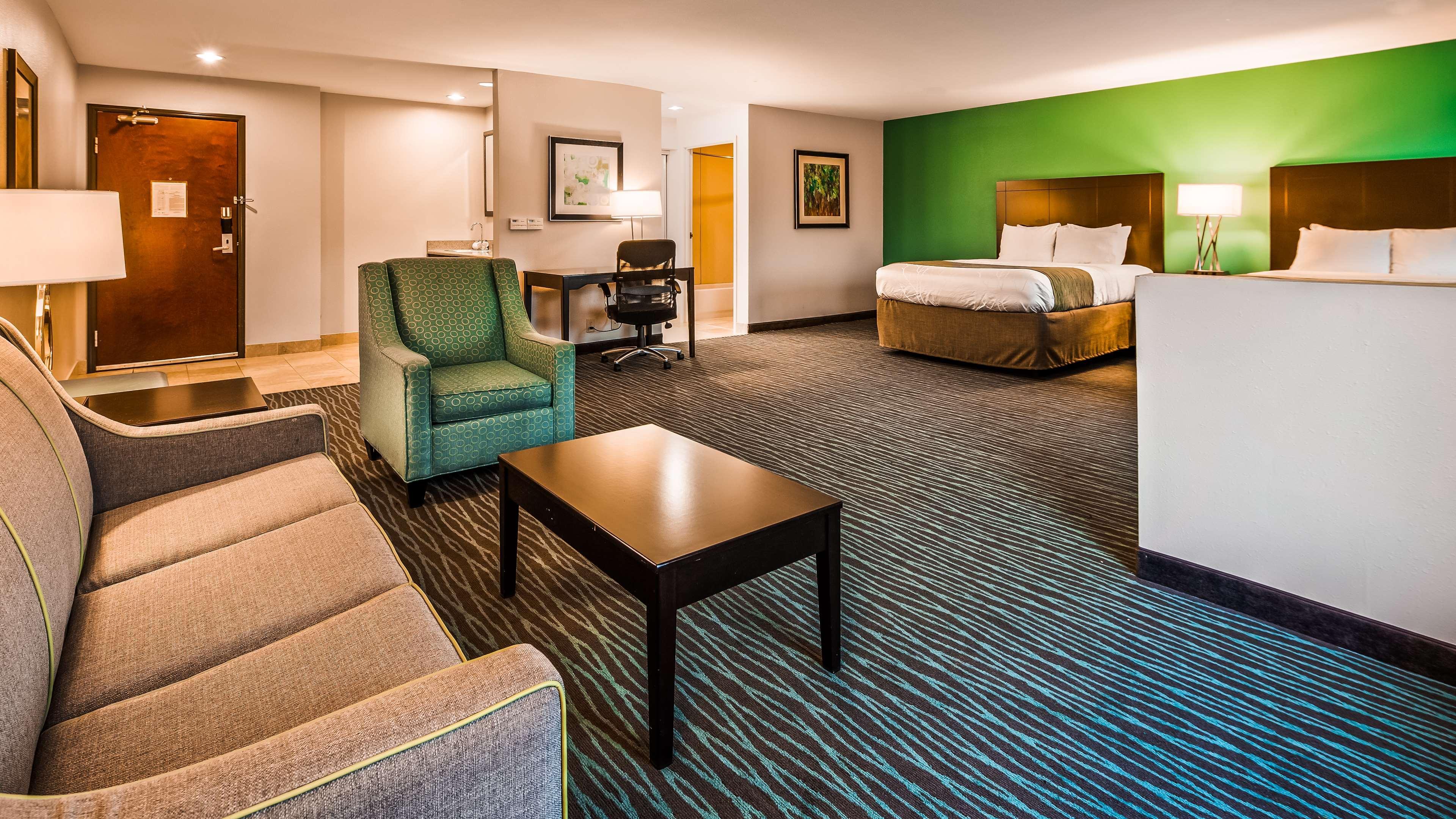 Ramada By Wyndham Burkburnett - Wichita Falls Exteriör bild