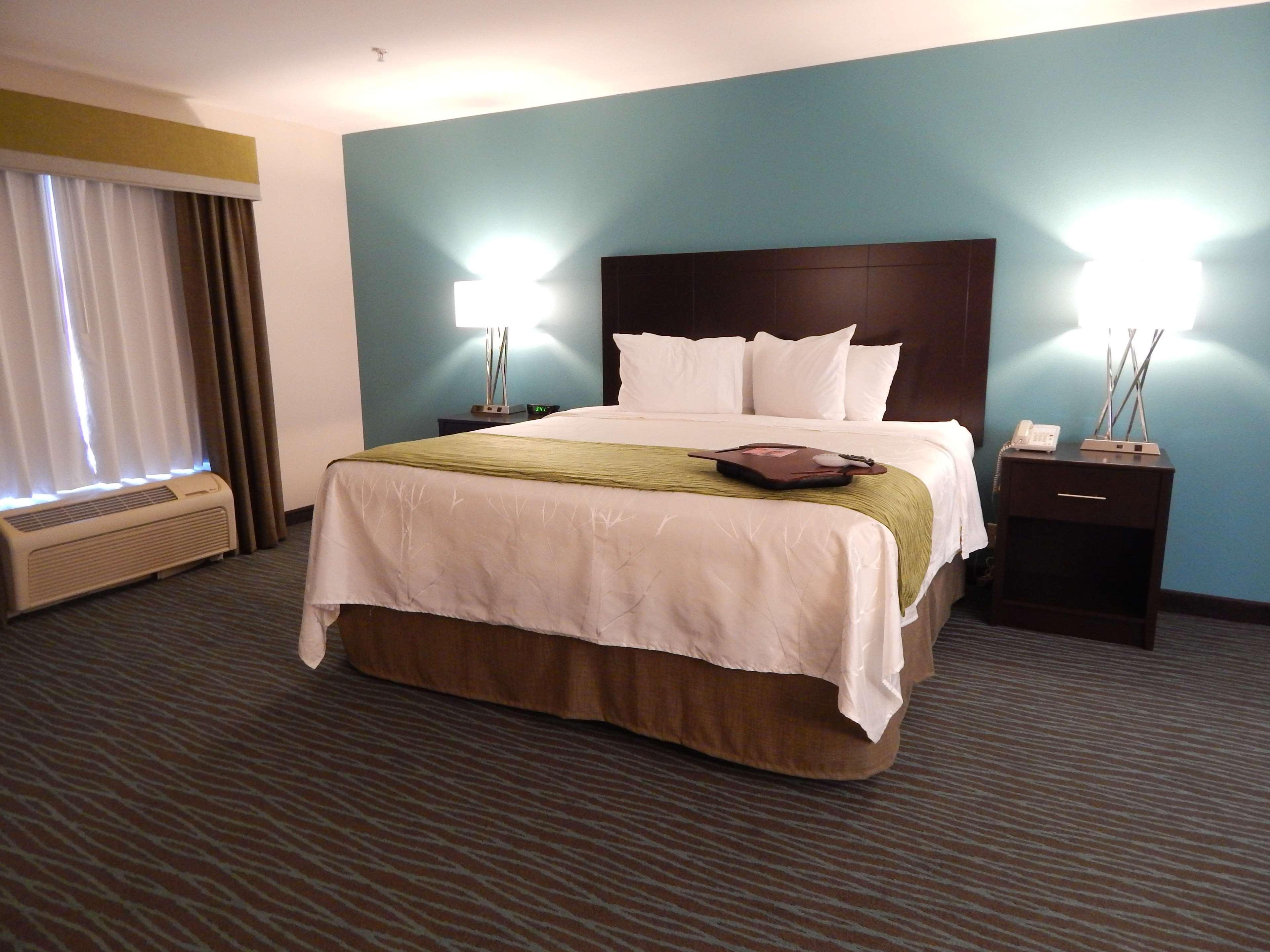 Ramada By Wyndham Burkburnett - Wichita Falls Exteriör bild