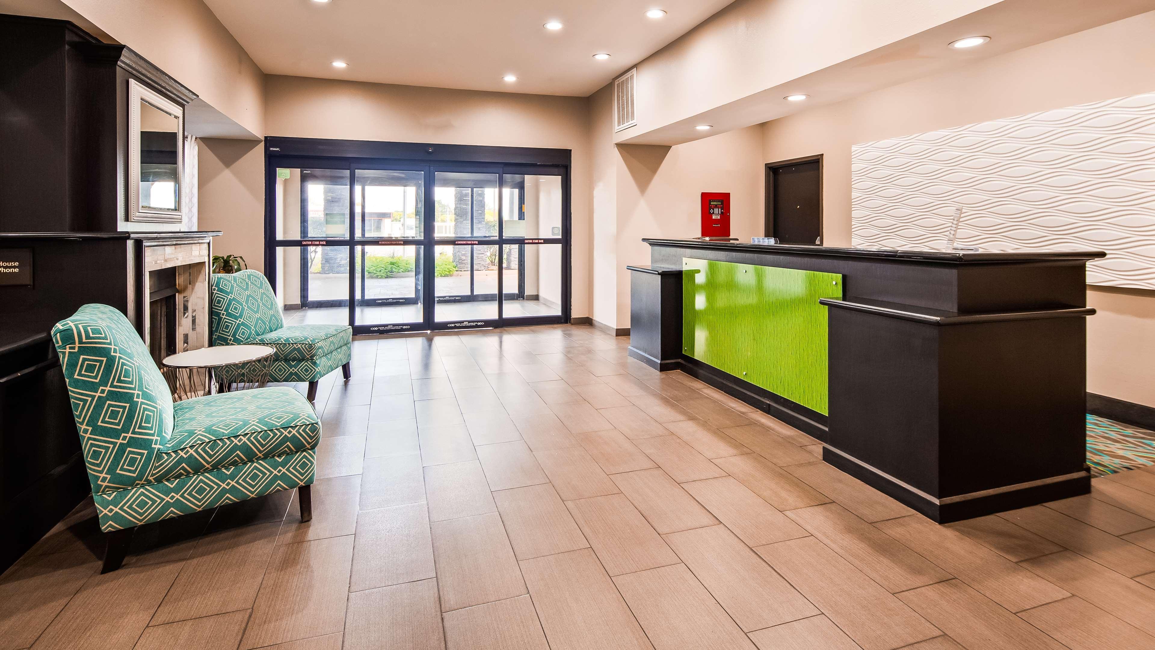 Ramada By Wyndham Burkburnett - Wichita Falls Exteriör bild