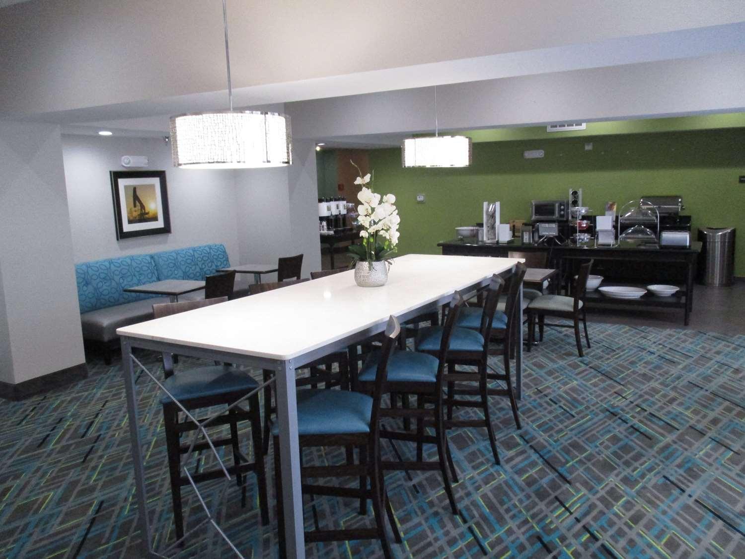 Ramada By Wyndham Burkburnett - Wichita Falls Exteriör bild