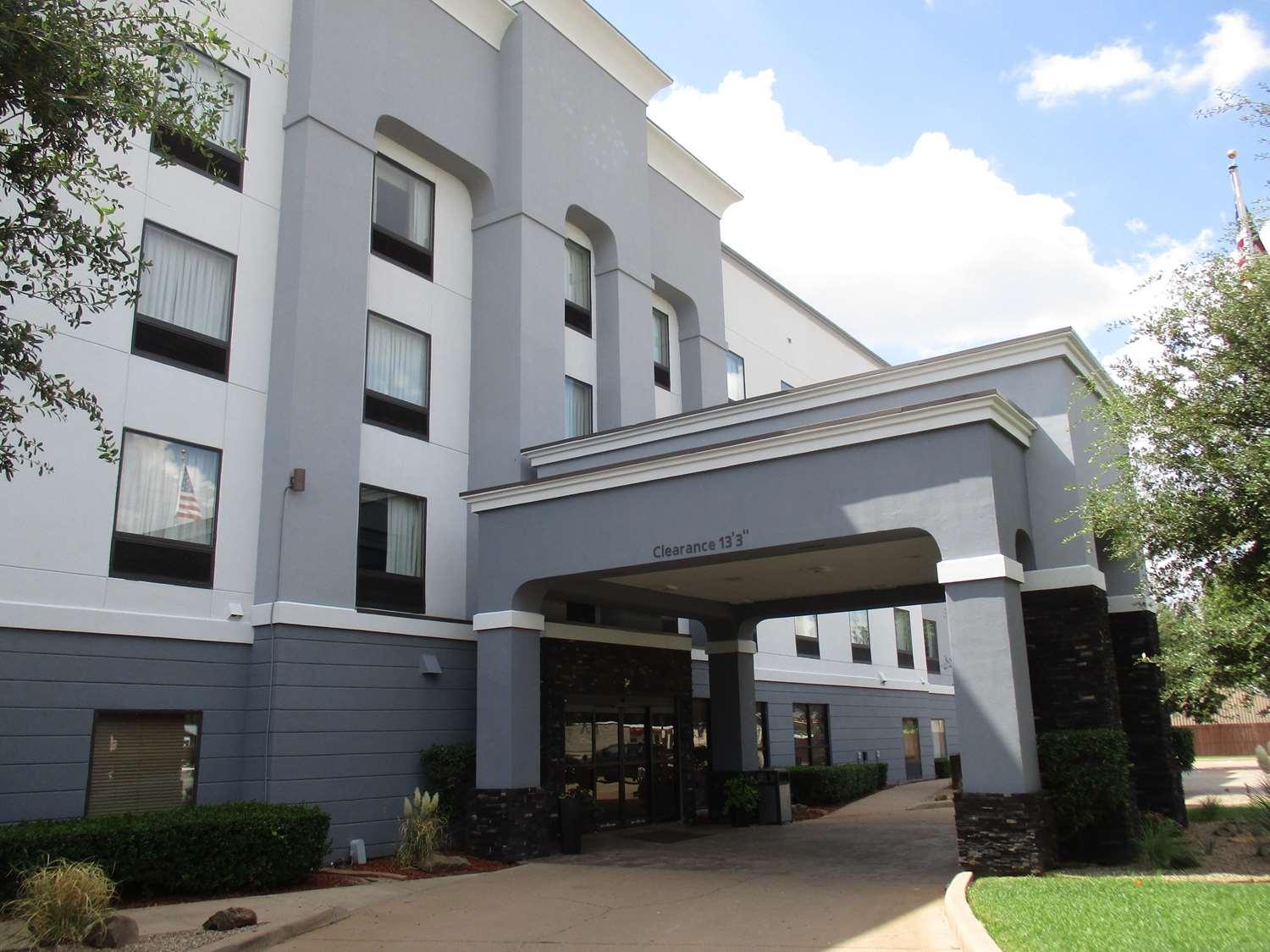 Ramada By Wyndham Burkburnett - Wichita Falls Exteriör bild