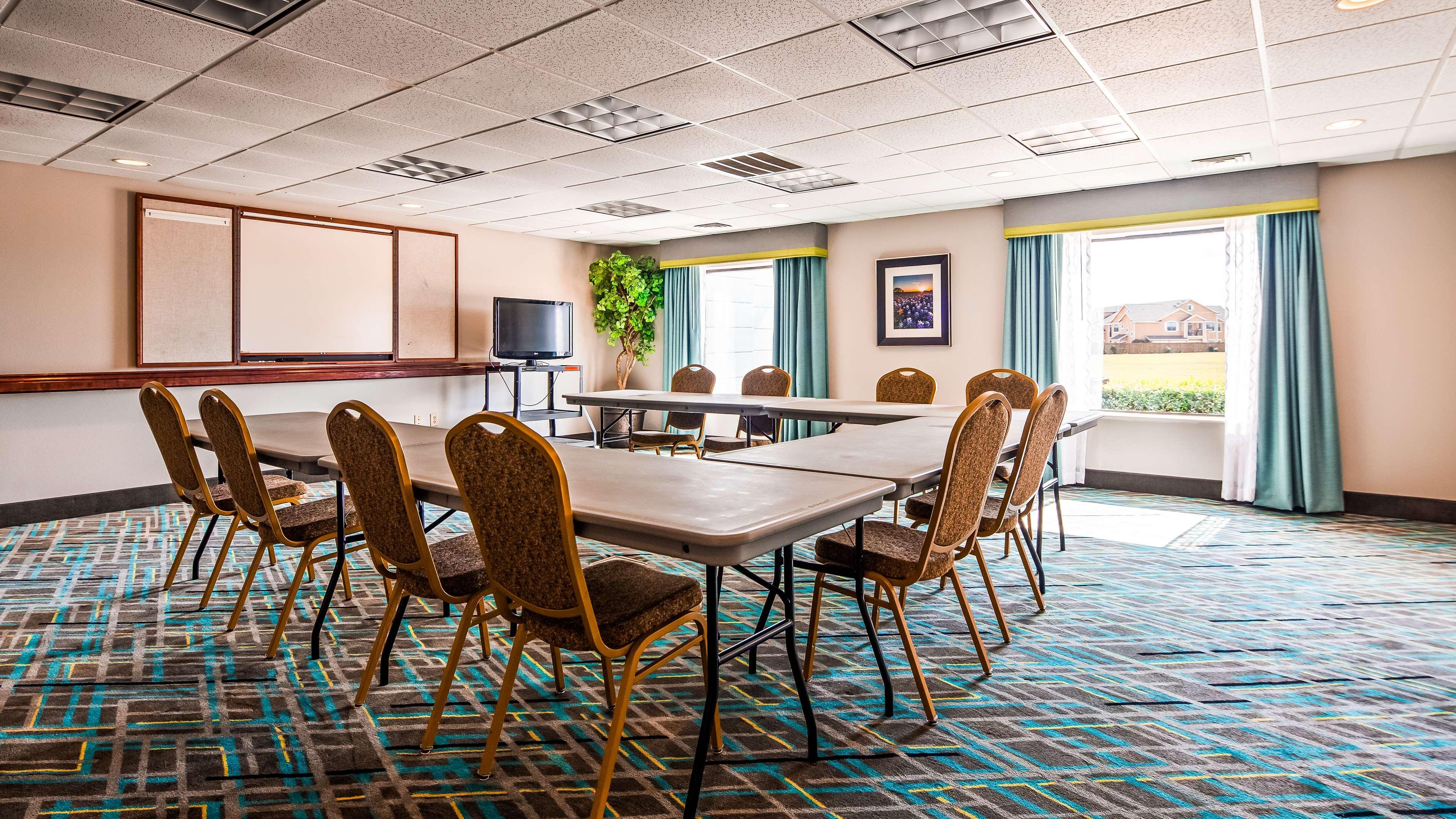 Ramada By Wyndham Burkburnett - Wichita Falls Exteriör bild