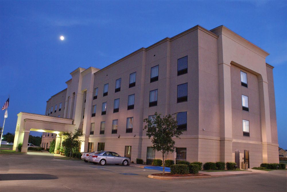 Ramada By Wyndham Burkburnett - Wichita Falls Exteriör bild