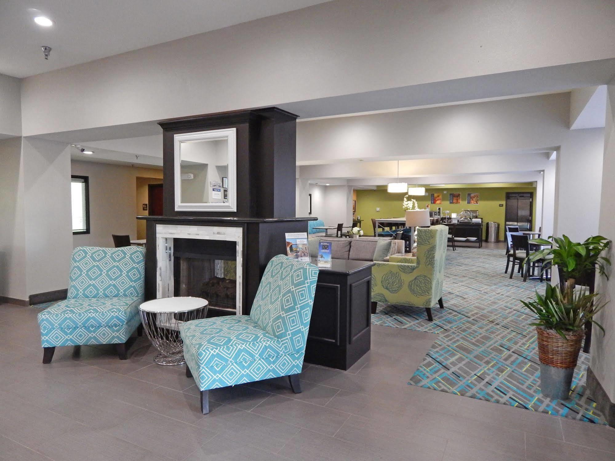 Ramada By Wyndham Burkburnett - Wichita Falls Exteriör bild