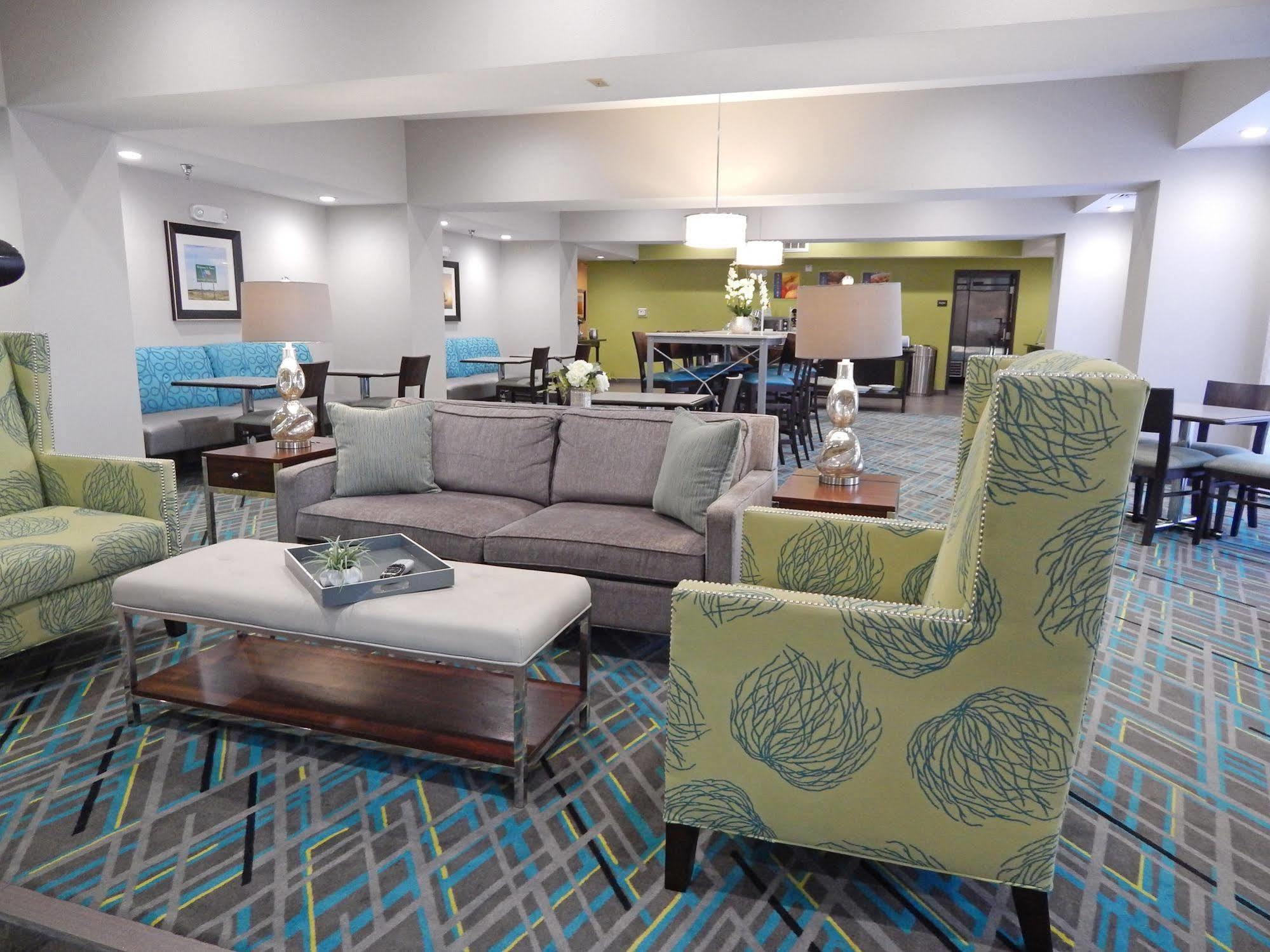 Ramada By Wyndham Burkburnett - Wichita Falls Exteriör bild